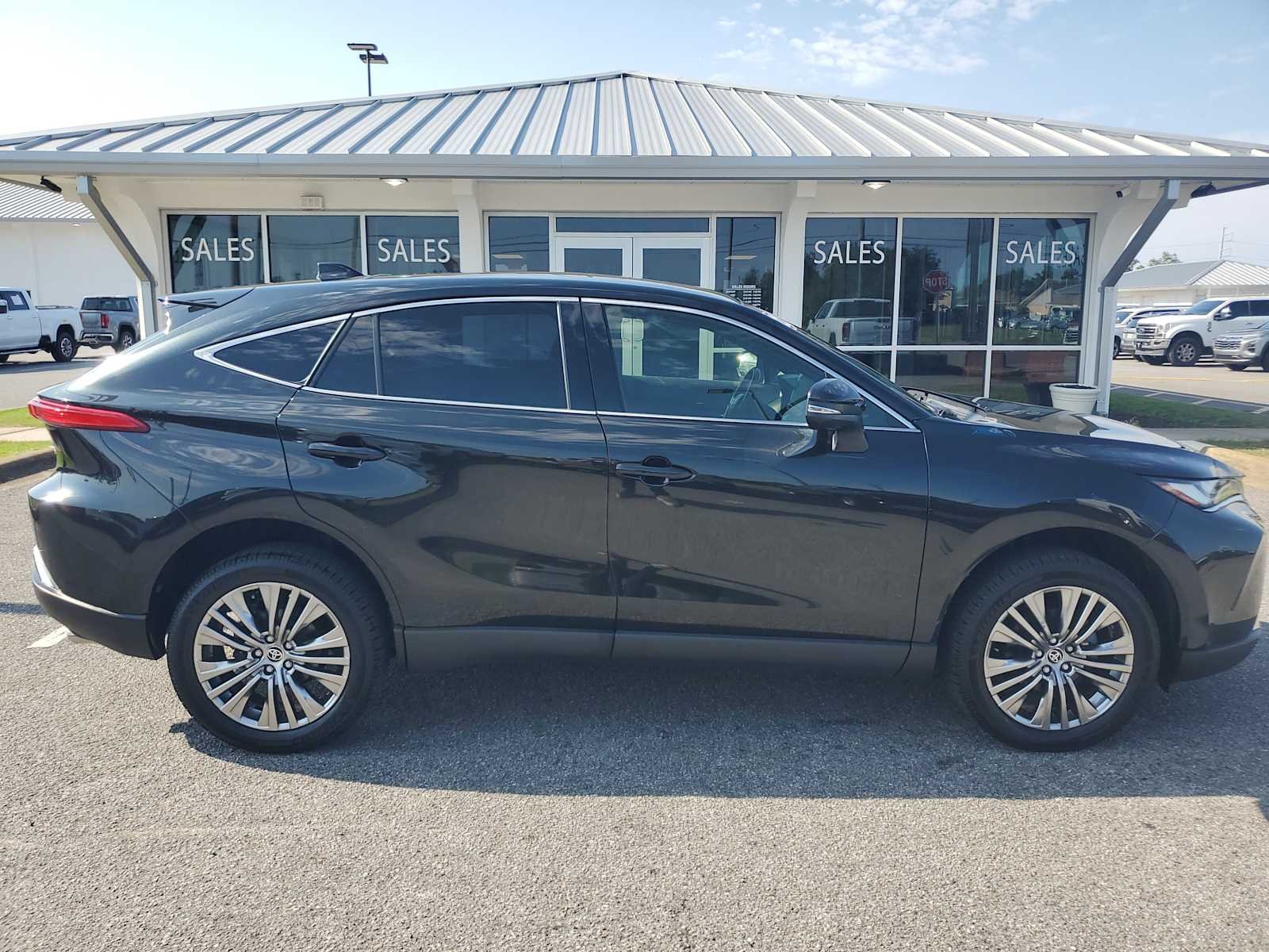 2022 Toyota Venza Limited - Photo 7