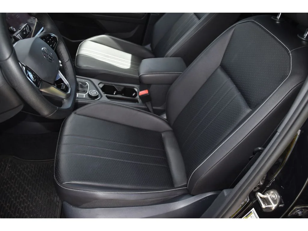Used 2022 Deep Black Pearl Volkswagen SE R-Line Black image 17