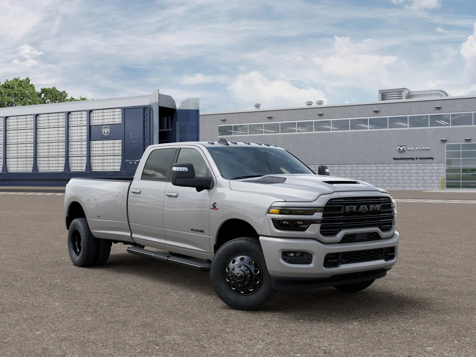 New 2026 Silver-Zynith Exterior Paint RAM Laramie image 32