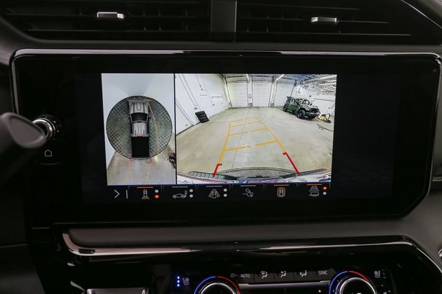 Used 2024 White GMC AT4X image 30