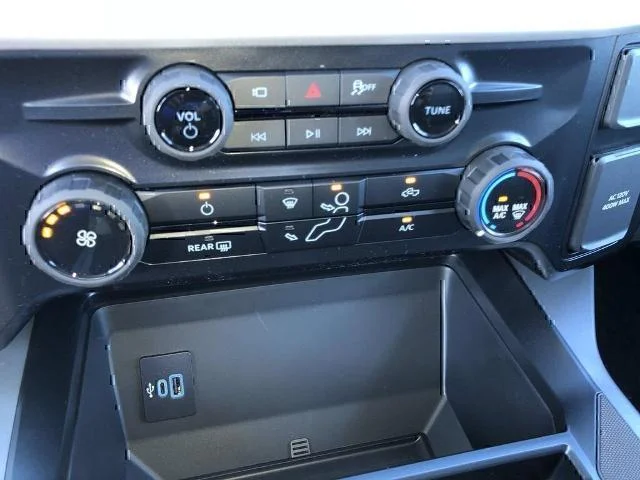 New 2026 Avalanche Ford F-250® XLT image 37