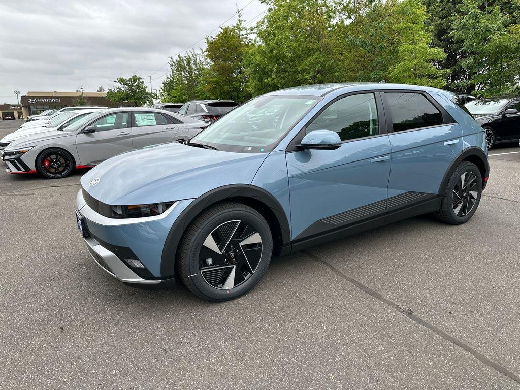 New 2026 Blue Hyundai SE Standard Range image 2