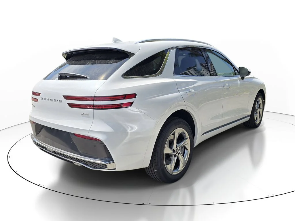 New 2026 White Genesis 2.5T image 3
