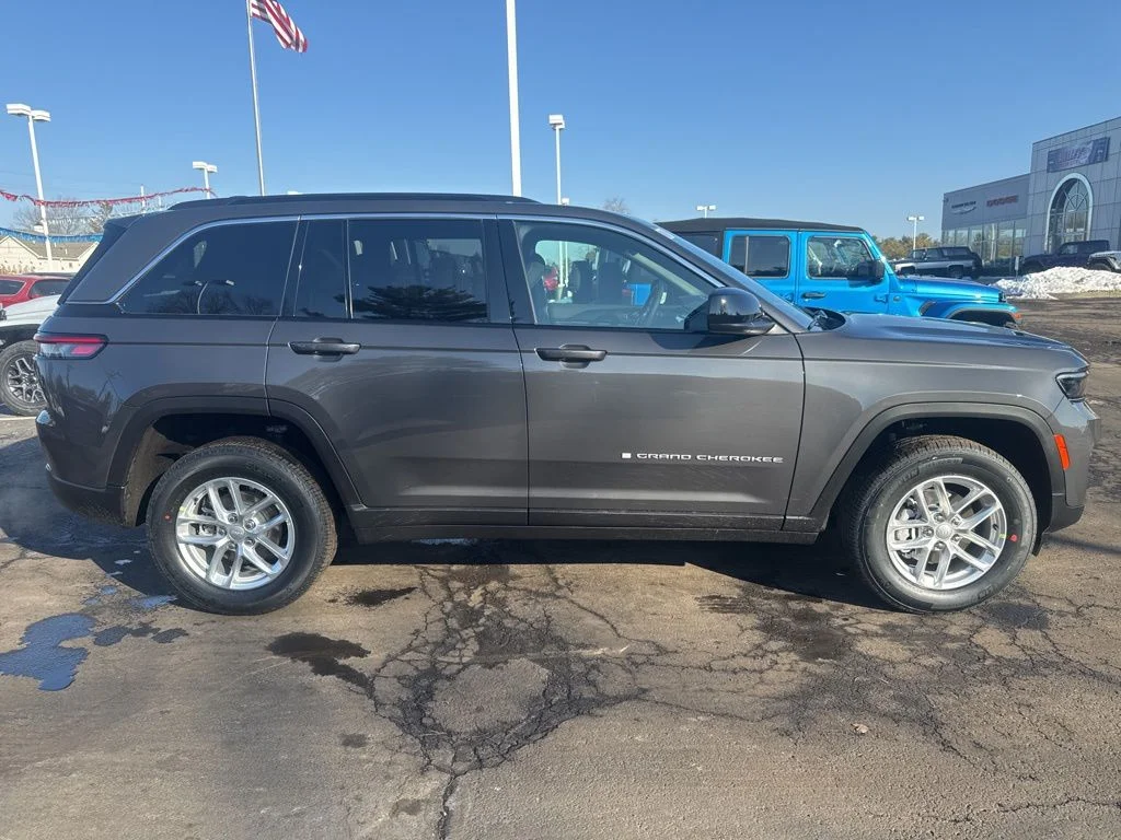 New 2026 Baltic Gray Metallic Clearcoat Jeep Laredo X image 2