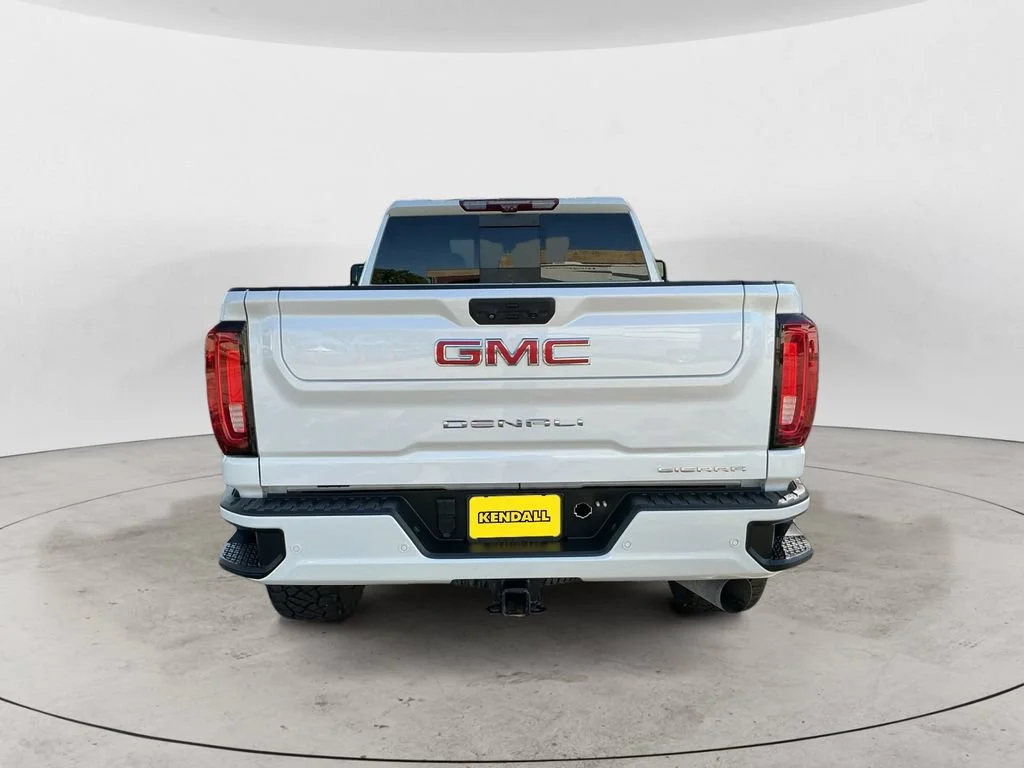 Used 2021 WHITE FROST TRICOAT GMC Denali image 10