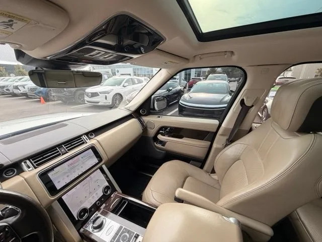 Used 2018 White Land Rover HSE image 14