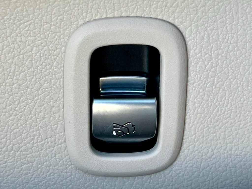 2024 Mercedes-Benz C-Class Sedan C 300 - Photo 26