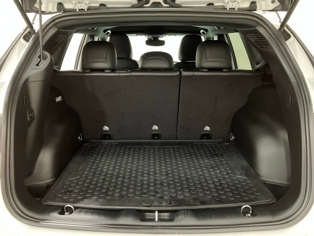 Used 2024 Bright White Clearcoat Jeep Trailhawk image 16