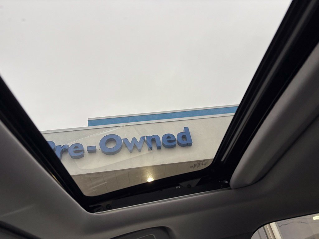 Used 2018 Silver Honda EX-L image 18