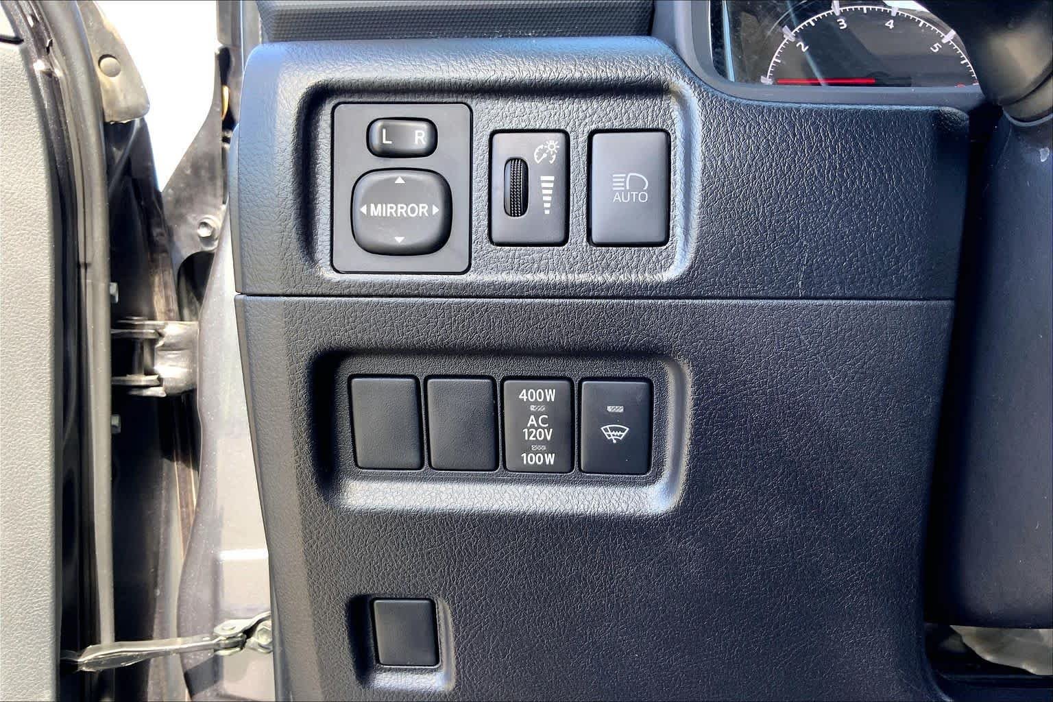 Used 2023 Magnetic Gray Metallic Toyota SR5 Premium image 33