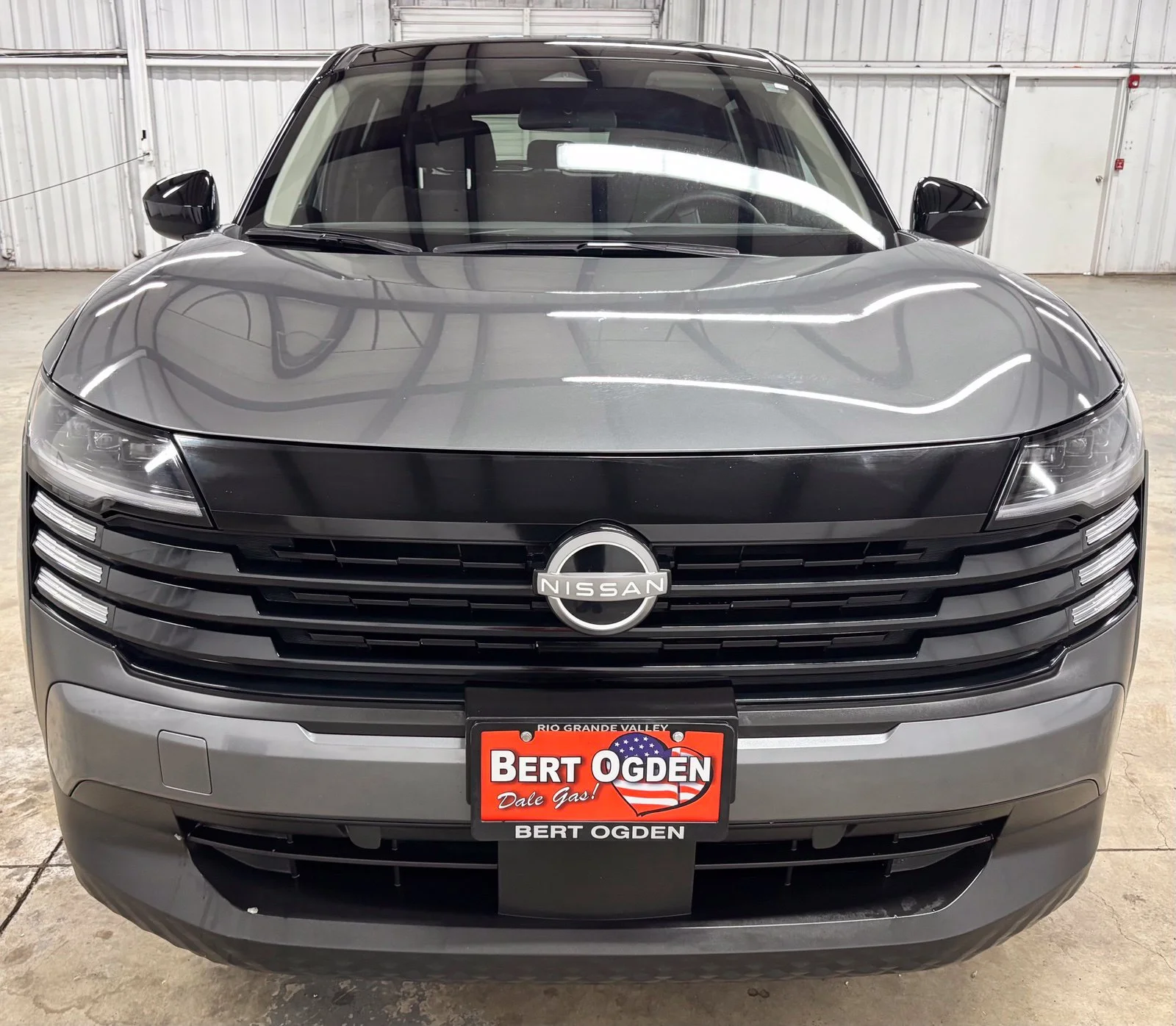 Used 2025 Gray Nissan SV image 2