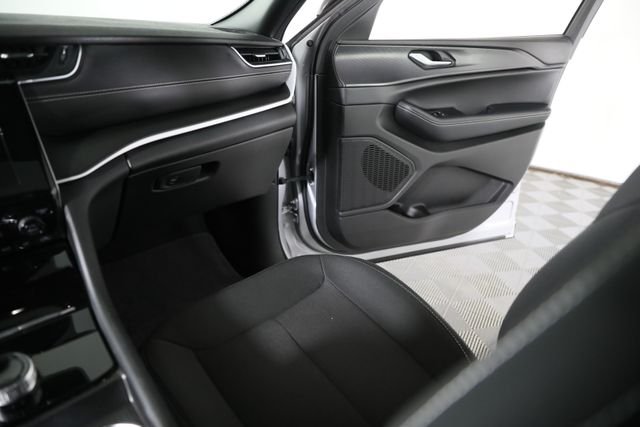 Used 2025 Silver Jeep Laredo image 22