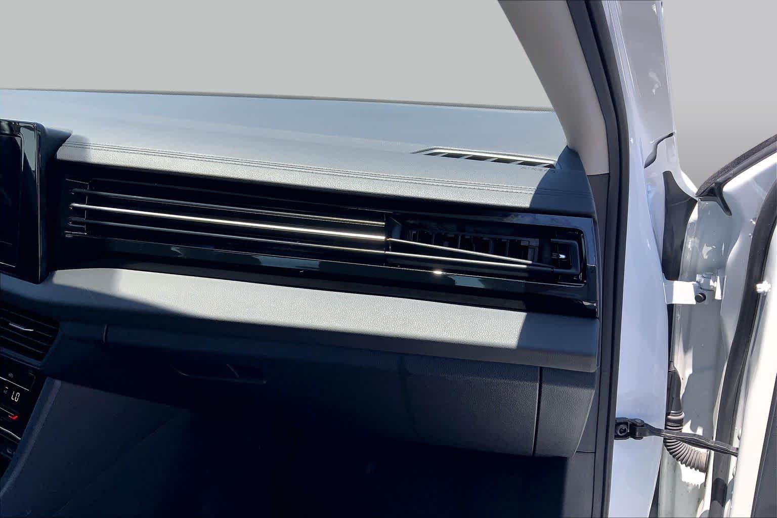 Used 2025 Pure White Volkswagen S image 19