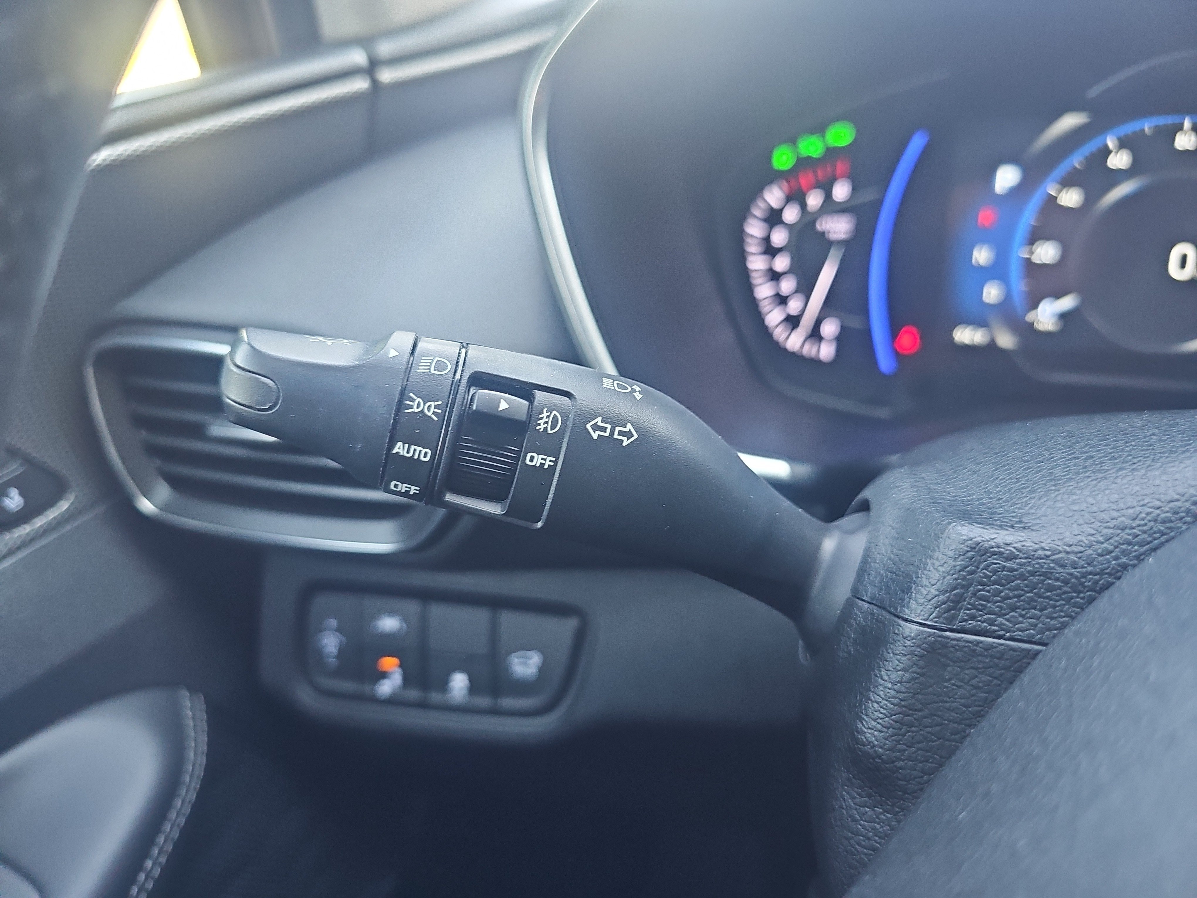Used 2020 Twilight Black Hyundai Limited image 19