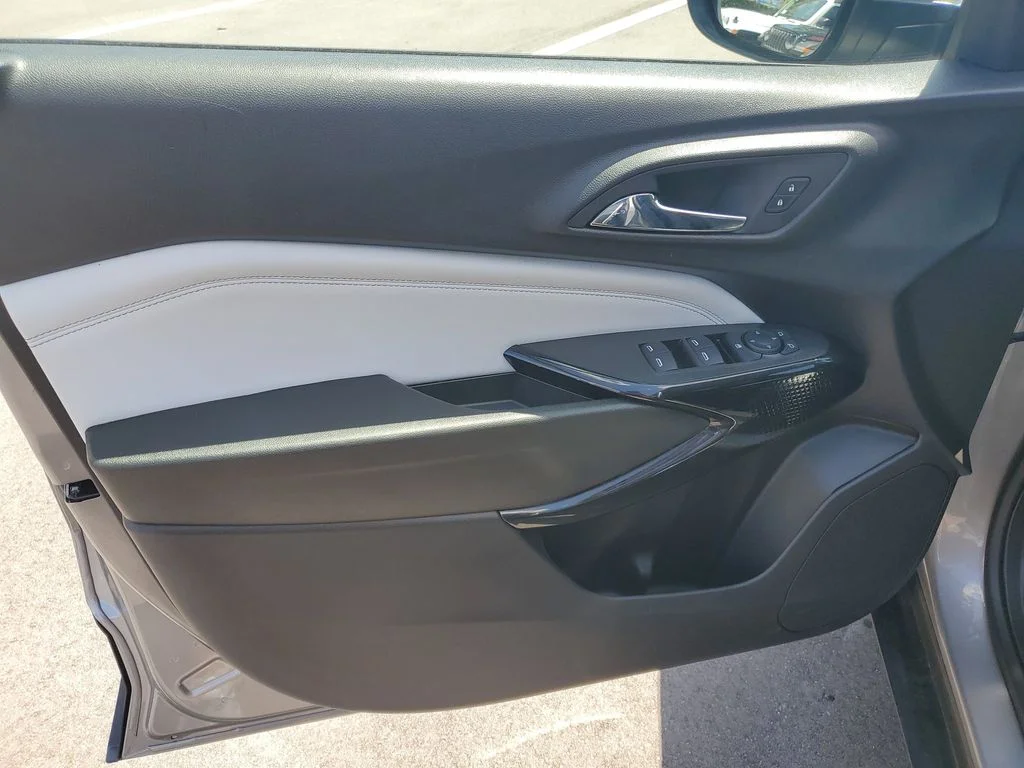 Used 2025 Gray Chevrolet LT image 8