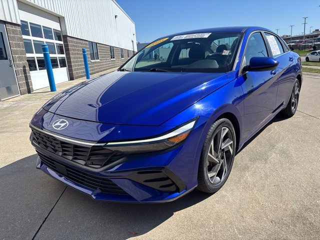 Used 2025 Intense Blue Hyundai SEL Convenience image 4