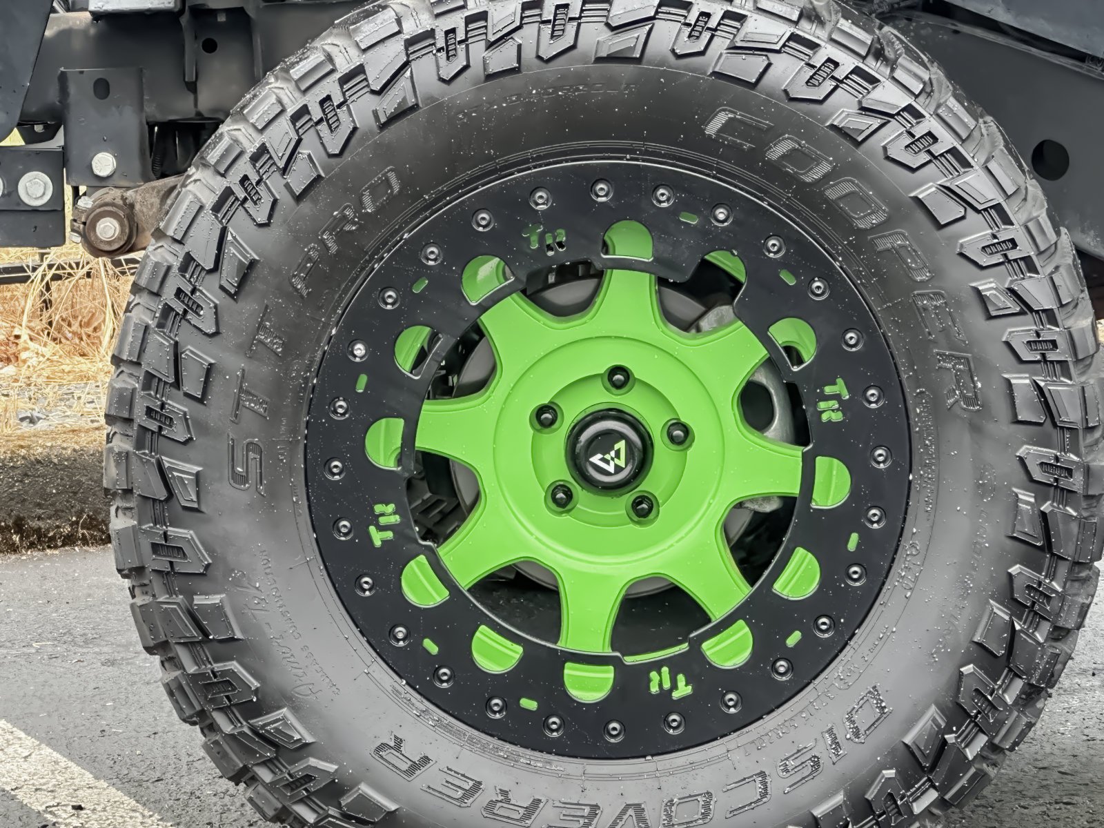 Used 2016 Black Clearcoat Jeep Sport image 27