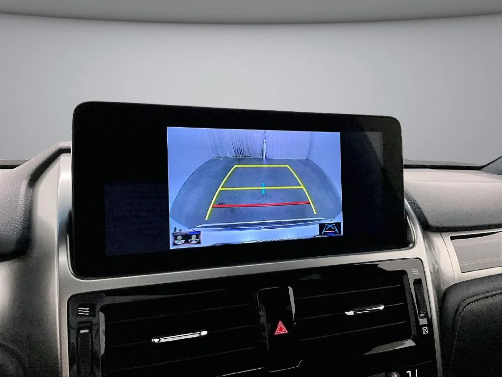 Used 2023 White Lexus 460 image 14