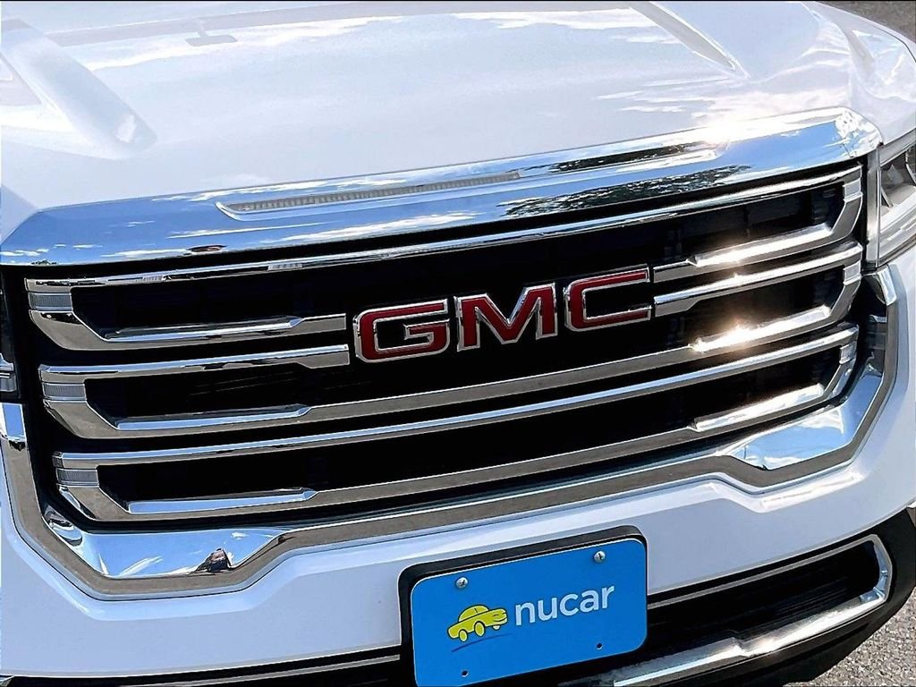 Used 2023 White GMC SLE image 33