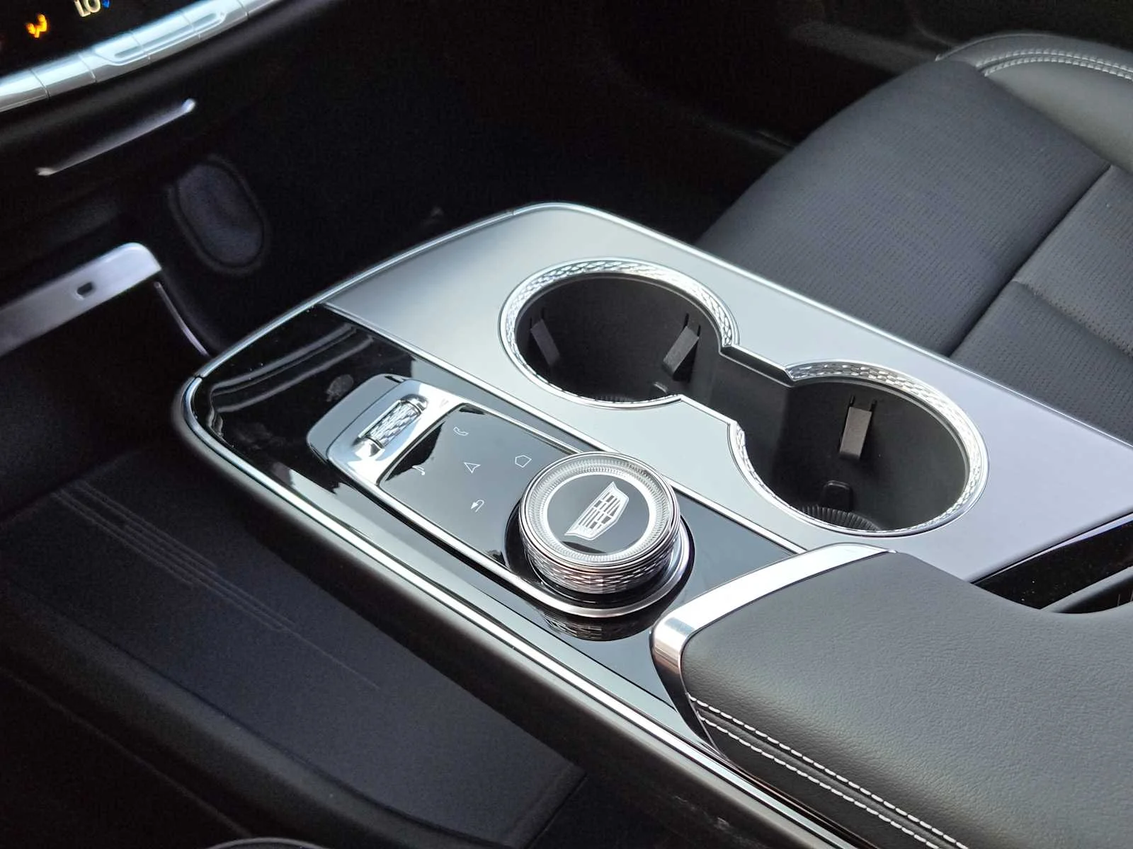 2027 Cadillac LYRIQ Sport - Photo 14