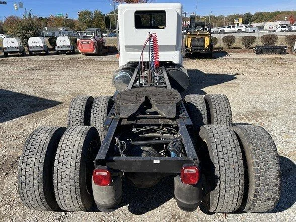 Used 2012 White Peterbilt with 4 Car Cage image 14
