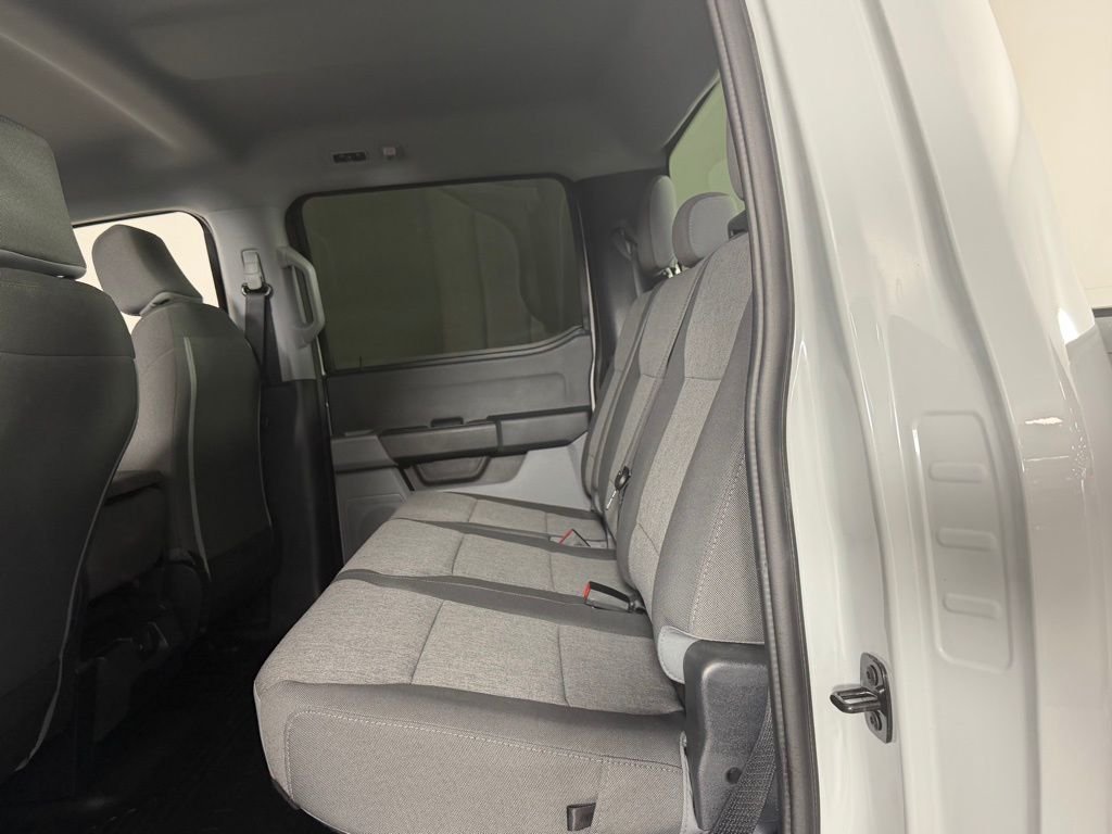 Used 2025 White Ford XL image 26