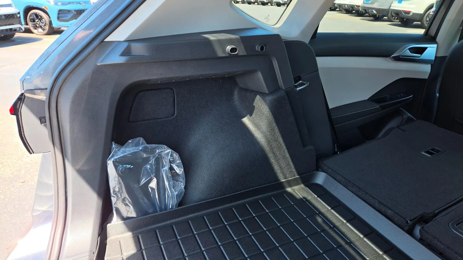 2025 Volkswagen Taos SE - Photo 64