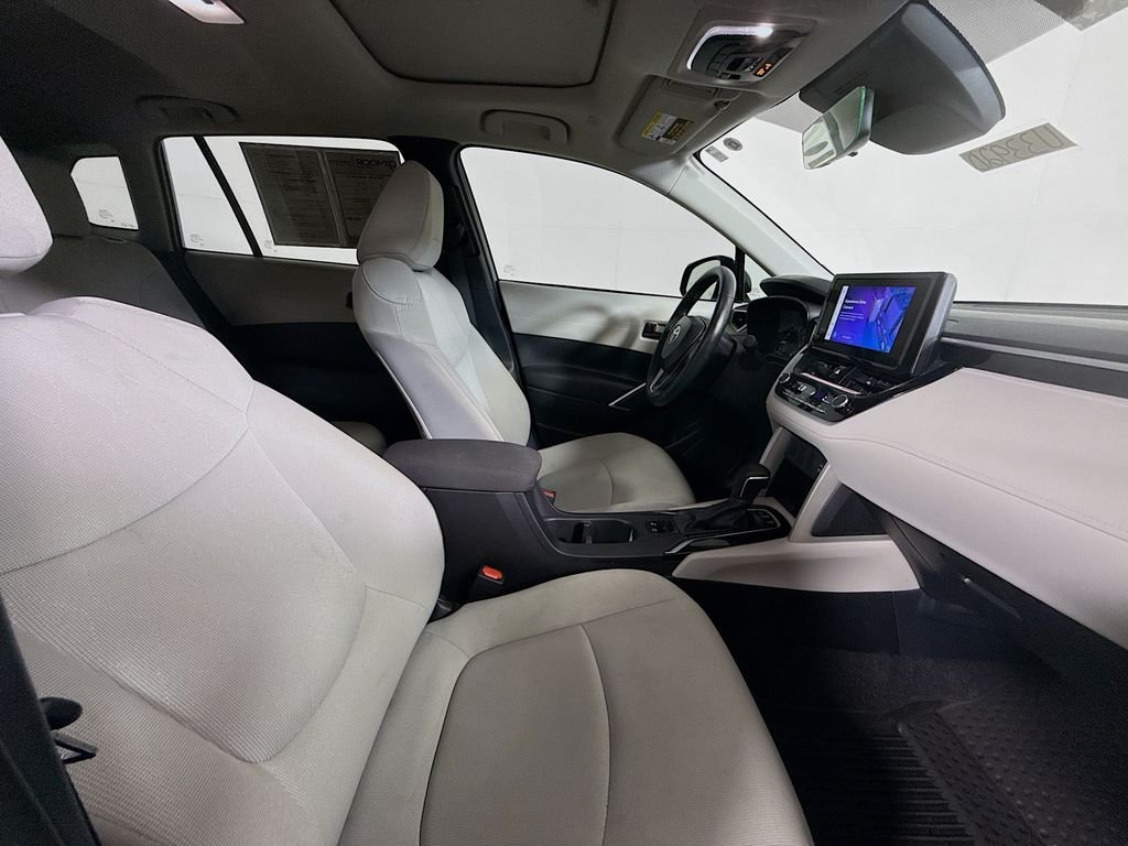 Used 2025 Jet Black Toyota LE image 28