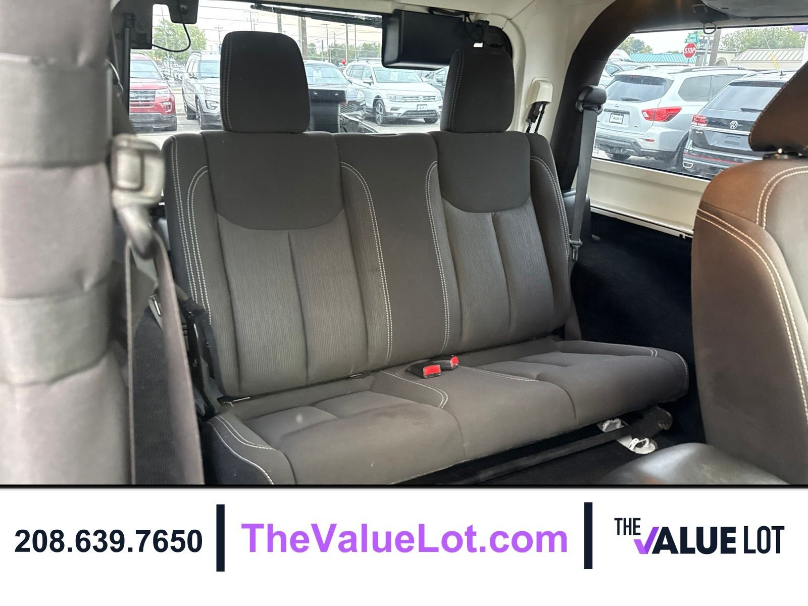 Used 2015 White Jeep Rubicon image 16