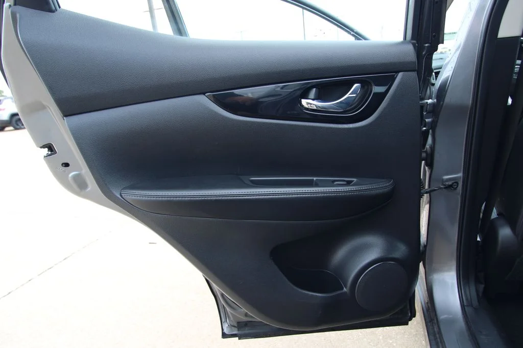Used 2022 Gun Metallic Nissan SV image 37