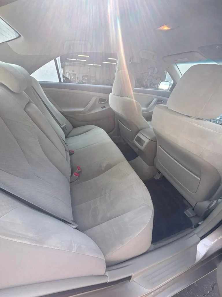 Used 2009 Gold Toyota  image 22