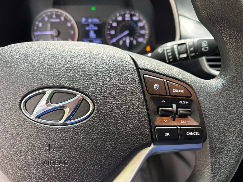 Used 2020 Red Hyundai Value image 23