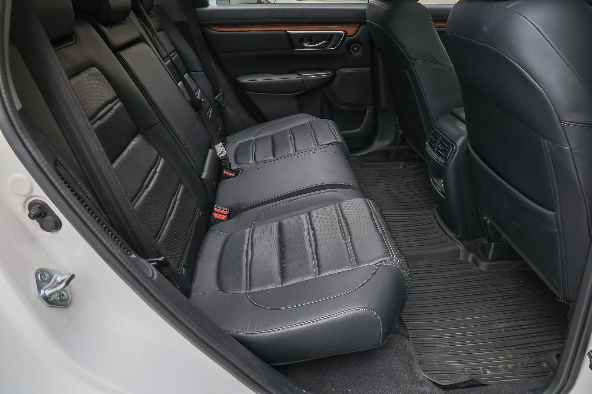 Used 2022 White Honda EX-L image 32