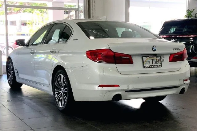 Used 2018 Mineral White Metallic BMW 530e iPerformance image 5
