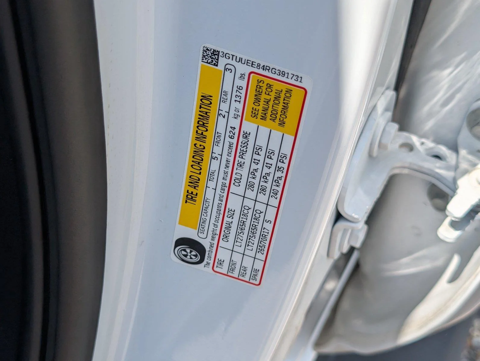Used 2024 Summit White GMC AT4 image 16