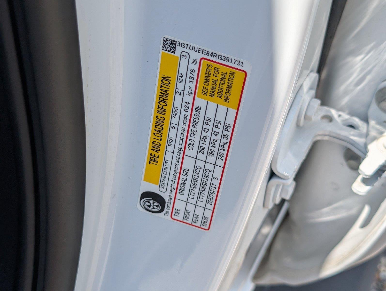Used 2024 Summit White GMC AT4 image 16