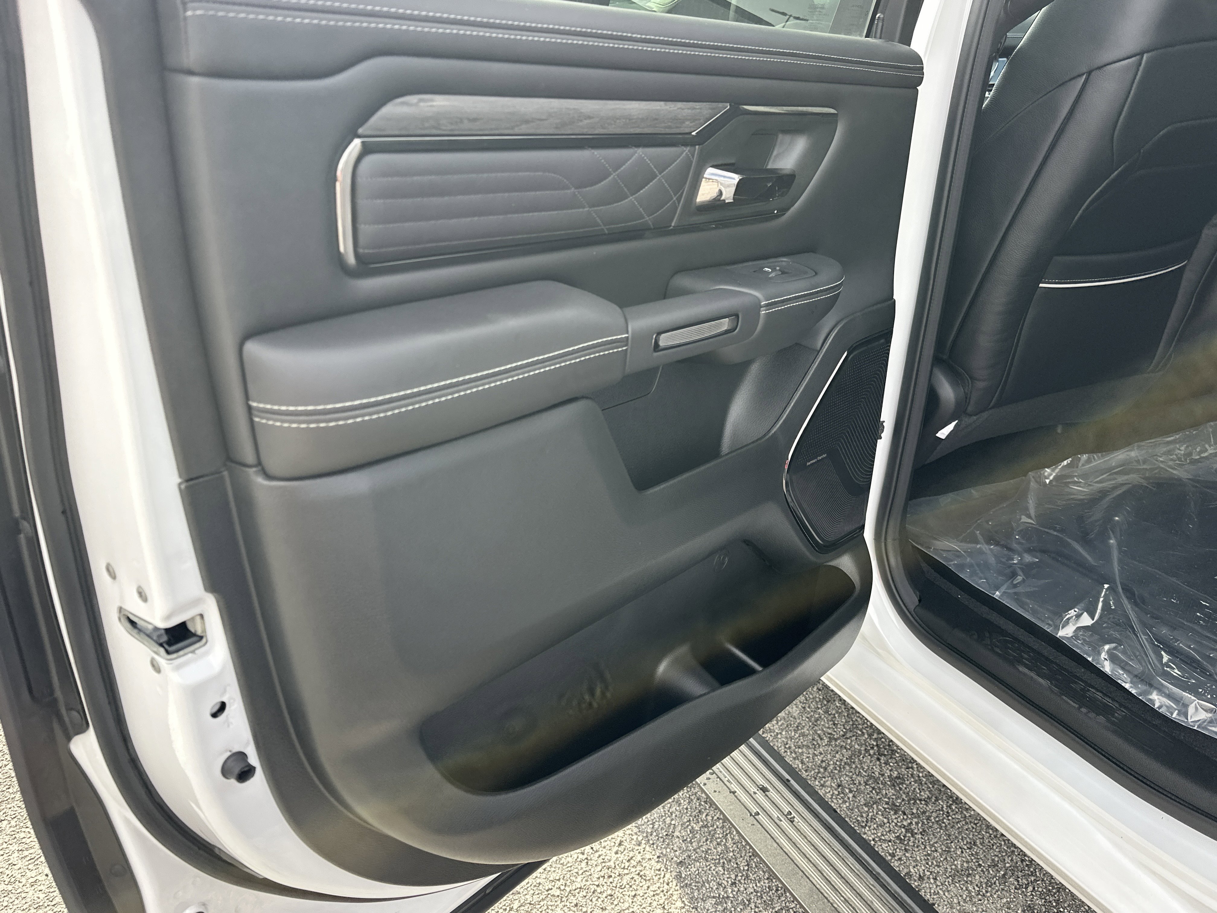 2026 RAM 1500 Limited - Photo 22
