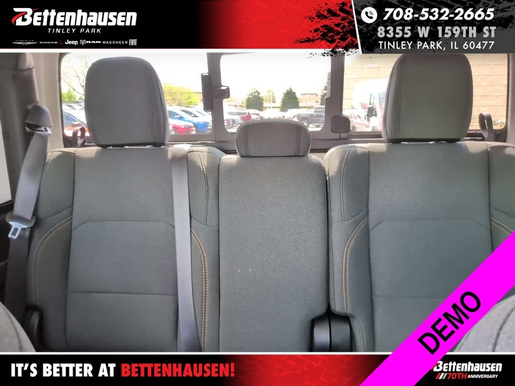 New 2026 Black Clear-Coat Exterior Paint Jeep Sport S image 30