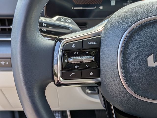 Certified Used 2025 White Kia EX image 18