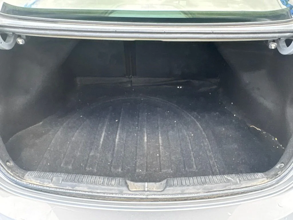 Used 2015 Shale Gray Metallic Hyundai Limited image 35