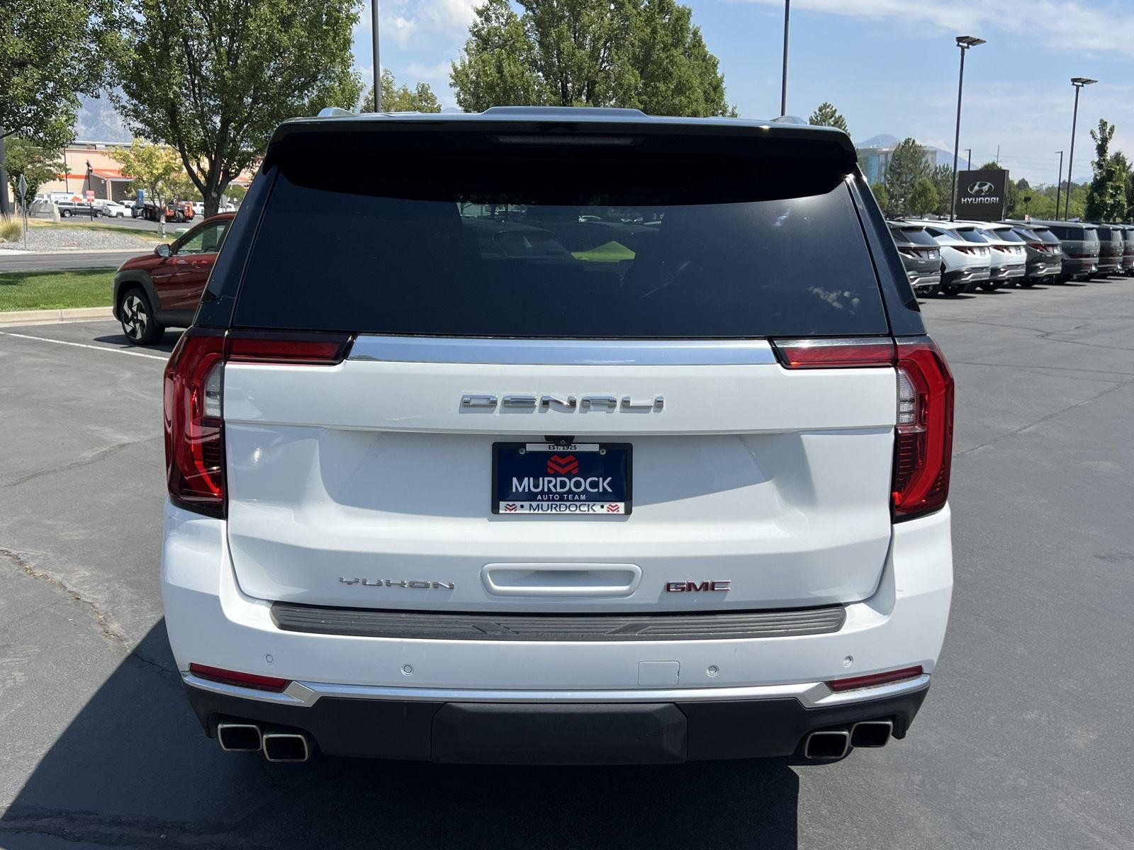 2025 GMC Yukon Denali - Photo 17