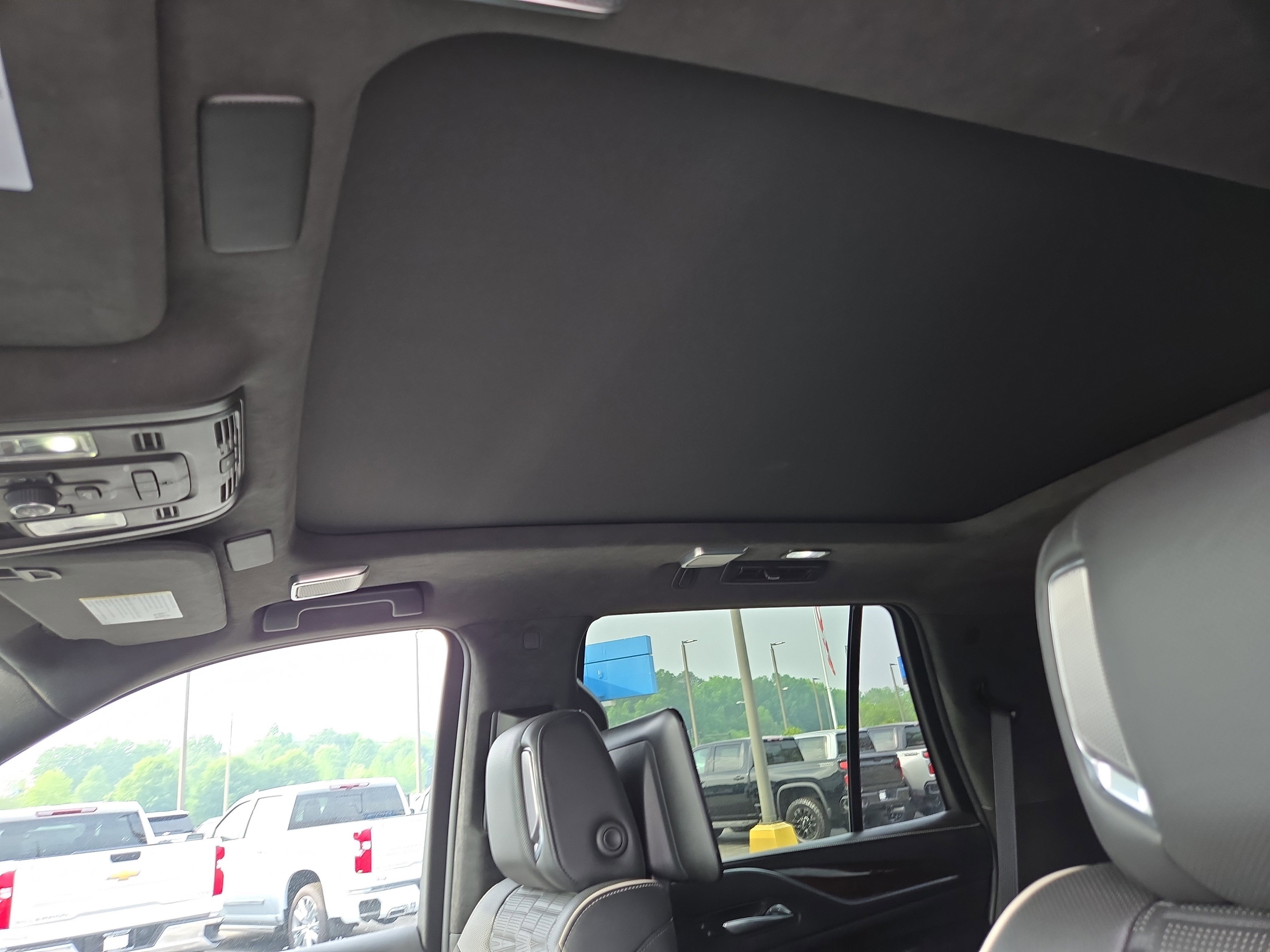 Used 2022 Crystal White Tricoat Cadillac Sport Platinum image 20