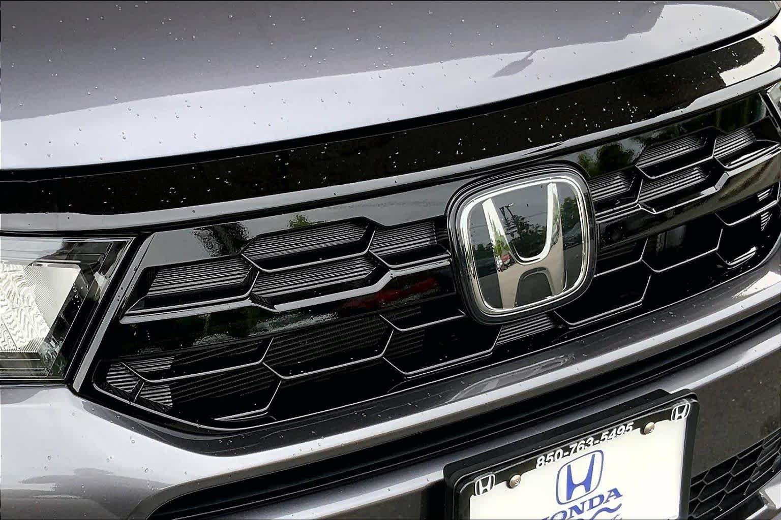 Used 2025 Modern Steel Metallic Honda Touring image 32