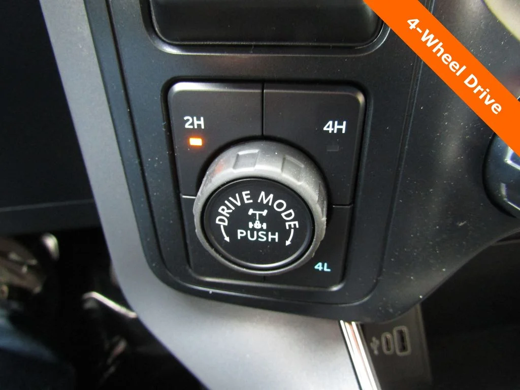 New 2026 Carbonized Gray Metallic Ford XLT image 17