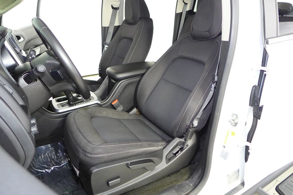 Used 2016 White Chevrolet LT image 20