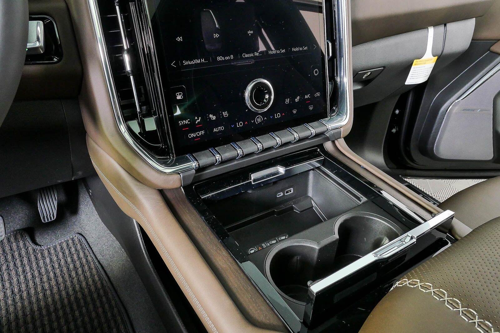 2026 GMC Yukon Denali Ultimate - Photo 18