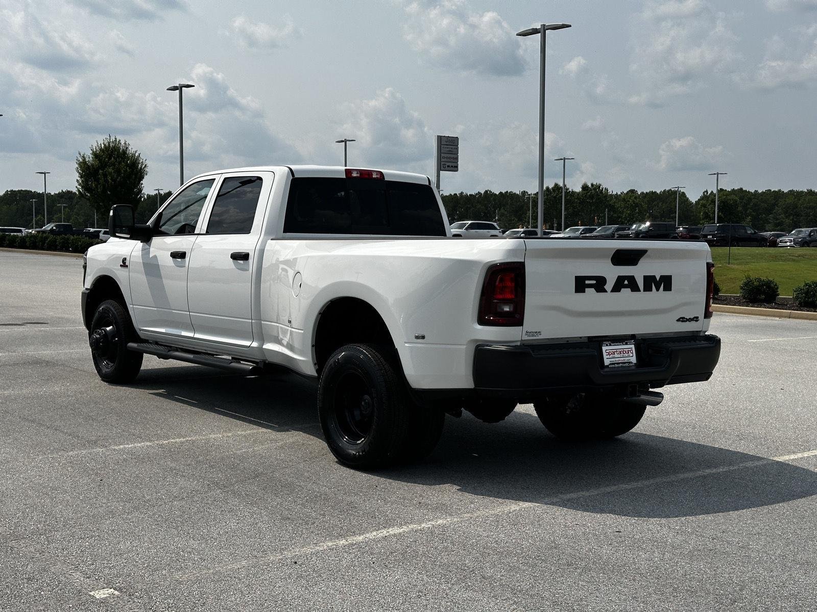 New 2026 Bright White Clear-Coat Exterior Paint RAM Tradesman image 7