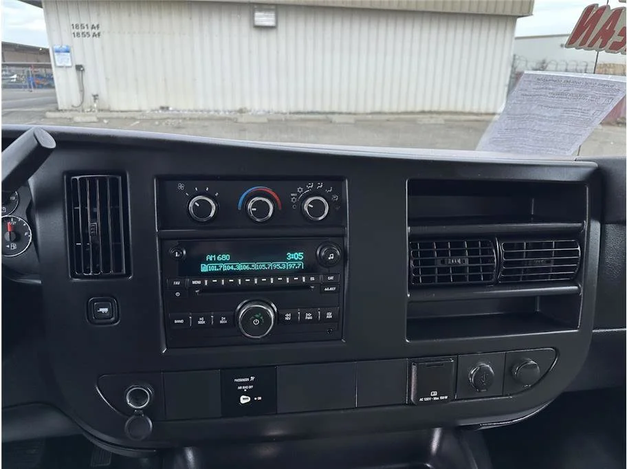 Used 2015 Summit White Chevrolet Cutaway Van 2D image 35