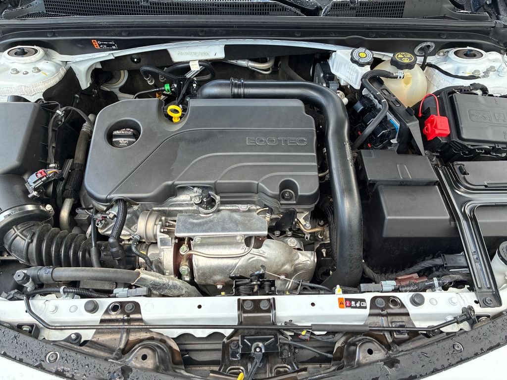 Used 2024 White Chevrolet LT image 22