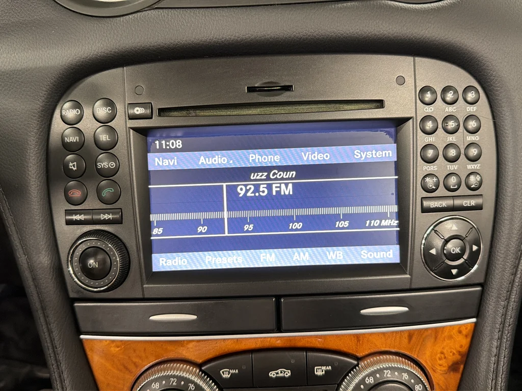 Used 2009 Silver Mercedes-Benz SL 550 image 17